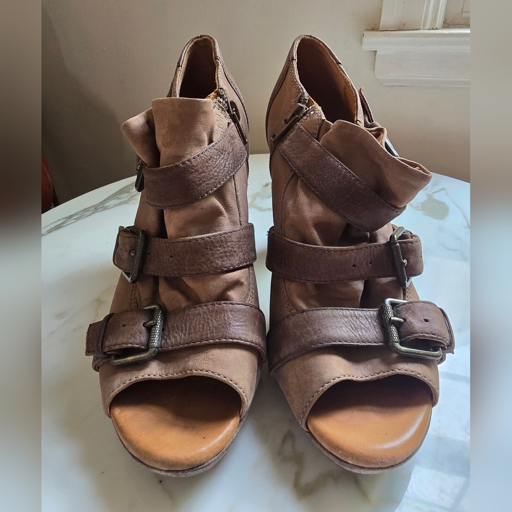 Naya Kindred Women's Peep-Toe Heels